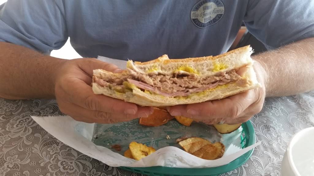 Cafe con leche | restaurant | 2761 S Ridgewood Ave, Daytona Beach, FL 32119, USA | 3869990035 OR +1 386-999-0035