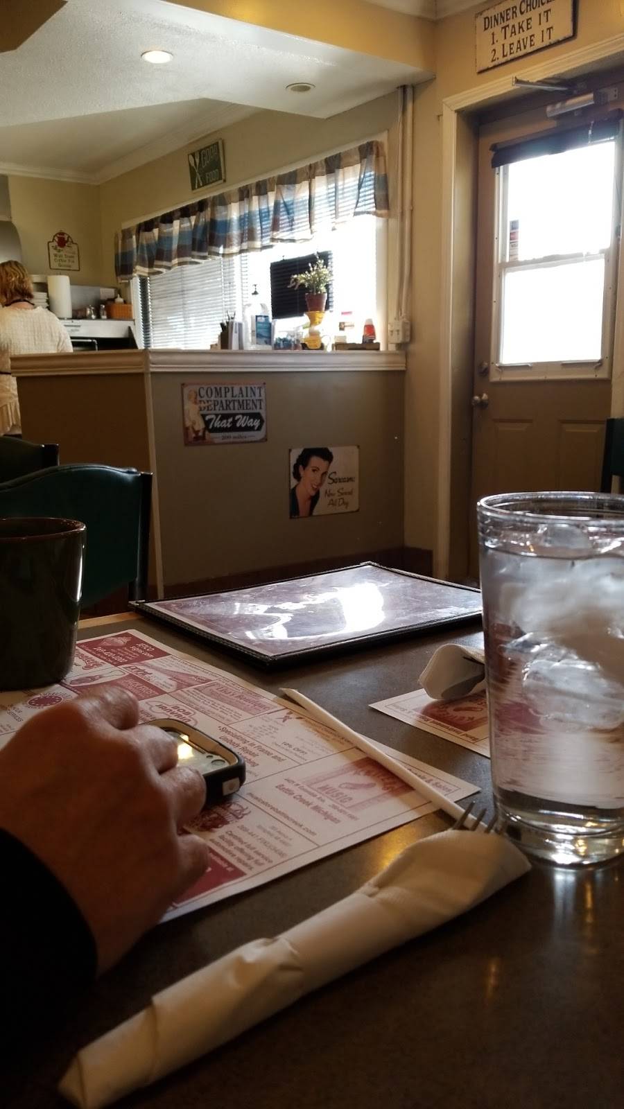 Lakes Sunrise Cafe | restaurant | 117 E Coolidge Ave, Battle Creek, MI 49017, USA | 2699651606 OR +1 269-965-1606