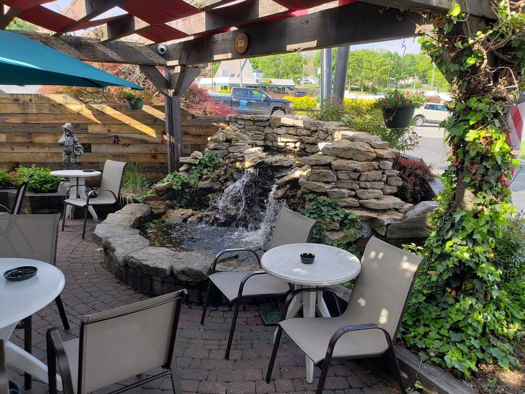 Vs Italiano Ristorante | restaurant | 10819 E US Hwy 40, Independence, MO 64055, USA | 8163531241 OR +1 816-353-1241