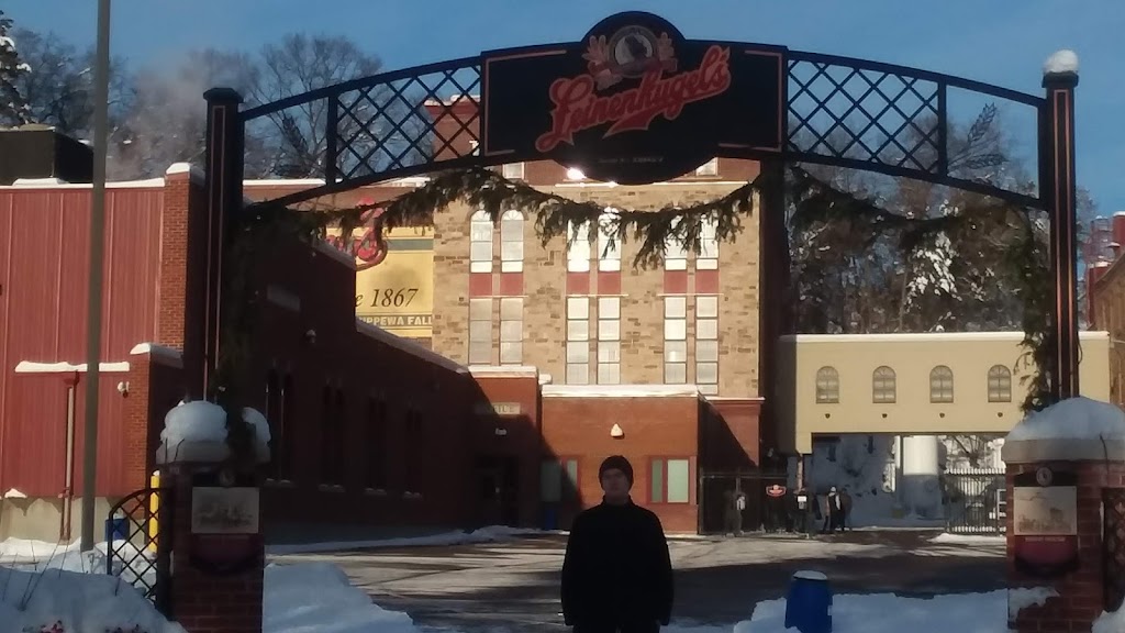 Leinie Lodge | restaurant | 124 E Elm St, Chippewa Falls, WI 54729, USA | 8885346437 OR +1 888-534-6437