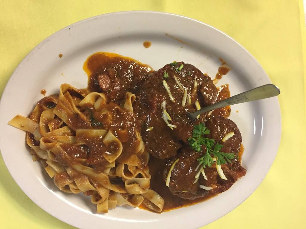 Marolas Restaurant Of Coral Springs | restaurant | 929 N University Dr, Coral Springs, FL 33071, USA | 9547960544 OR +1 954-796-0544