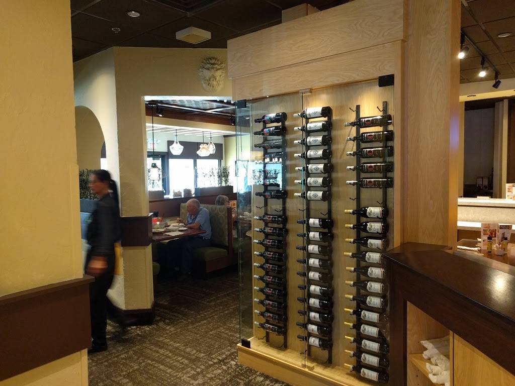 Olive Garden Italian Restaurant | meal takeaway | 31 Universal Blvd, Warwick, RI 02886, USA | 4018217322 OR +1 401-821-7322