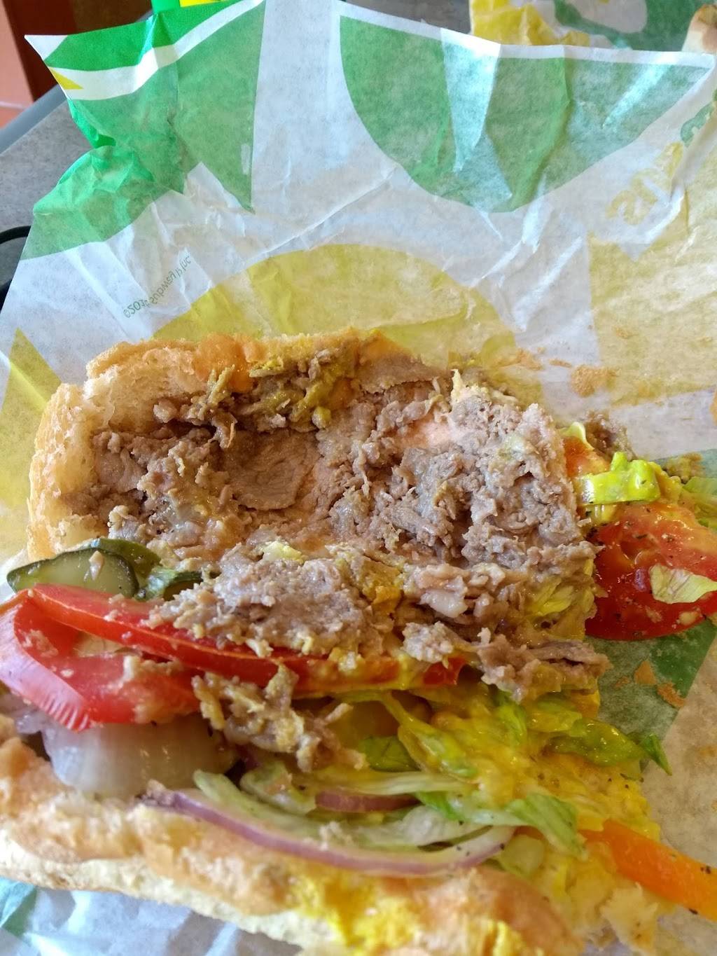 Subway | restaurant | 8 Boulevard de la Salette, Saint-Jérôme, QC J7Y 5C8, Canada | 4505302626 OR +1 450-530-2626