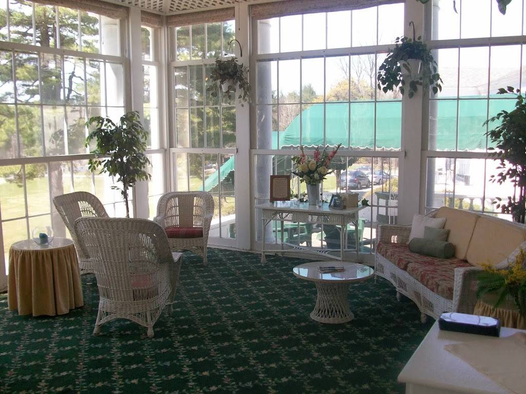 Mulligans Restaurant | restaurant | 359 Northern Pines Rd, Gansevoort, NY 12831, USA | 5185846270 OR +1 518-584-6270