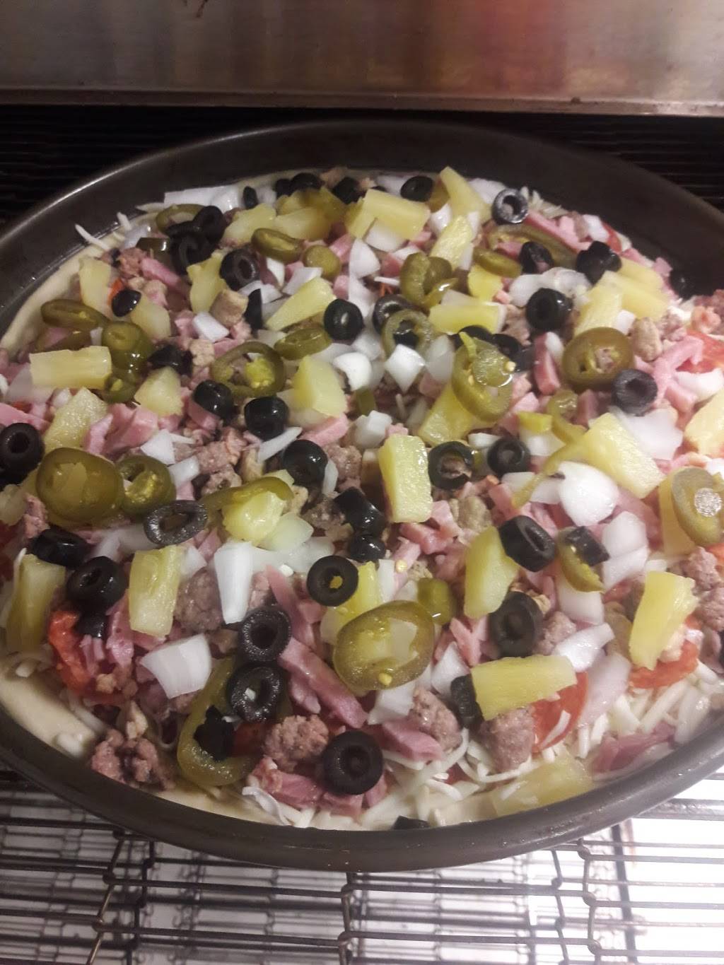 Little Caesars Pizza | meal takeaway | 1185 Scenic Dr Ste 101, Herculaneum, MO 63048, USA | 6362247555 OR +1 636-224-7555