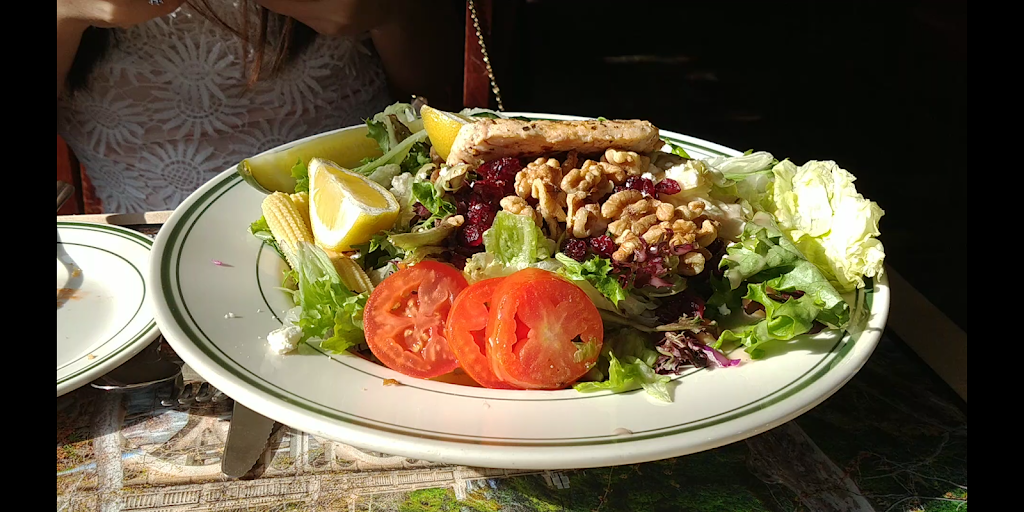 The Gateway Restaurant & Lodge | restaurant | 45978 Sierra Dr, Three Rivers, CA 93271, USA | 5595614133 OR +1 559-561-4133