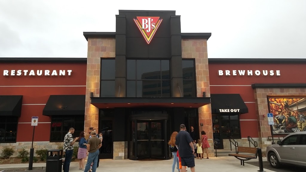 BJs Restaurant & Brewhouse | restaurant | 5108 N 9th Ave, Pensacola, FL 32504, USA | 8505121480 OR +1 850-512-1480