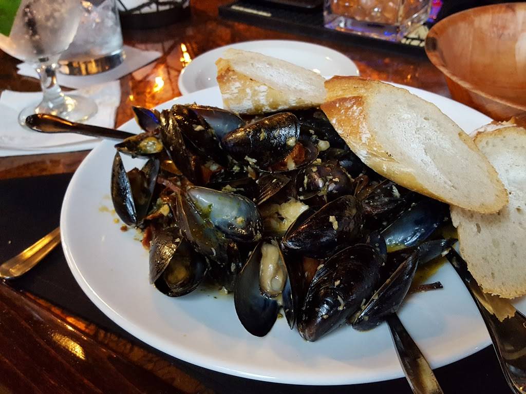 At The Deck | restaurant | 1 Waites Wharf, Newport, RI 02840, USA | 4018463600 OR +1 401-846-3600