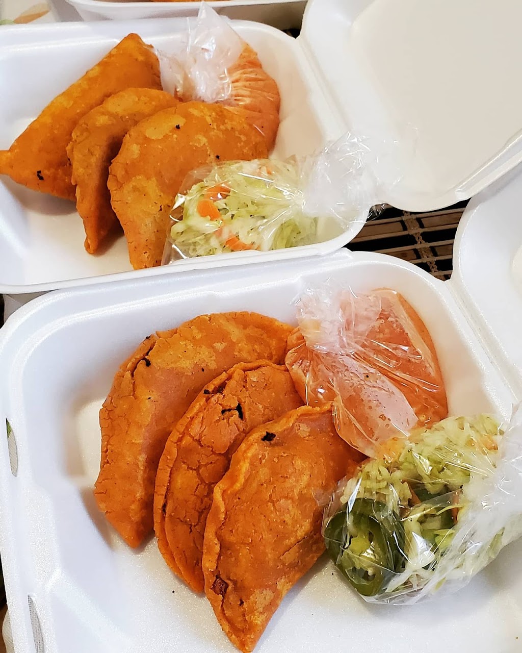 @Cosi915casa | restaurant | 2014 Cambridge St, Los Angeles, CA 90006, USA | 2138412197 OR +1 213-841-2197