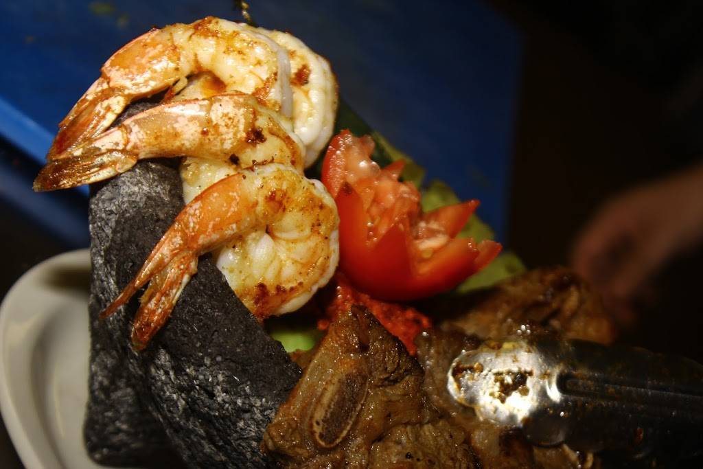 El Molcajetazo | restaurant | 11055 Dennis Rd suite #20, Dallas, TX 75229, USA | 4693996733 OR +1 469-399-6733