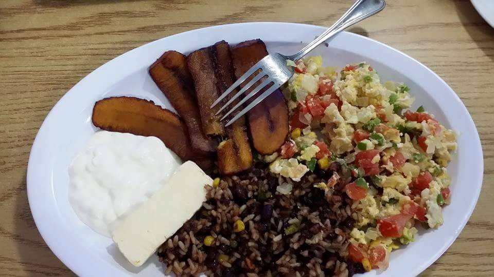 Pupuseria La Esquina | restaurant | 1326 Antioch Pike, Nashville, TN 37211, USA | 6155829029 OR +1 615-582-9029