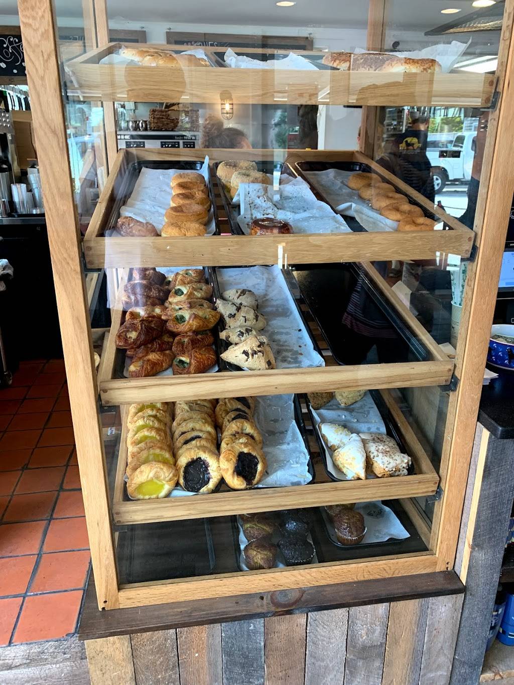 The Black Dog Heights Cafe | cafe | 465 Grand Ave, Falmouth, MA 02540, USA | 5083887713 OR +1 508-388-7713