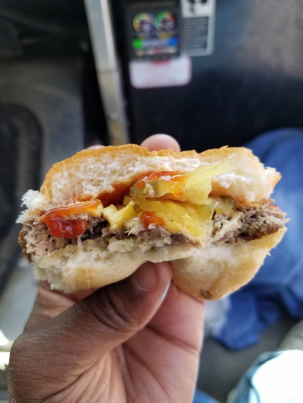 White Castle | restaurant | 550 E Fordham Rd, Bronx, NY 10458, USA | 7185845310 OR +1 718-584-5310