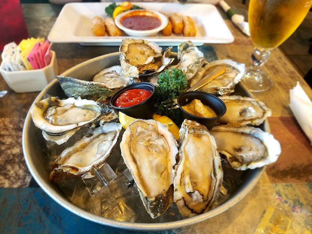Victorios Oyster Bar & Grille | restaurant | 464 S Hunt Club Blvd, Apopka, FL 32703, USA | 4076822555 OR +1 407-682-2555