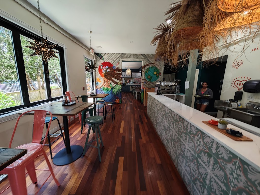 Love and Light Juice Bar | restaurant | 4257 Washington St UNIT A, Roslindale, MA 02131, USA | 8572949974 OR +1 857-294-9974