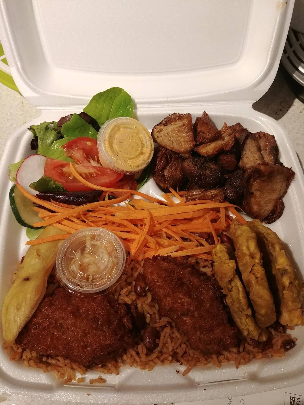 Bistro King Creole | restaurant | 3667 Rue Hochelaga, Montréal, QC H1W 1J2, Canada | 5145217158 OR +1 514-521-7158