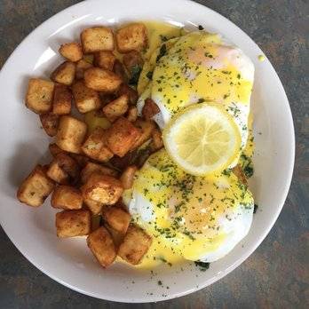 Izzys | restaurant | 72 Spring St, New Bedford, MA 02740, USA | 5089977077 OR +1 508-997-7077