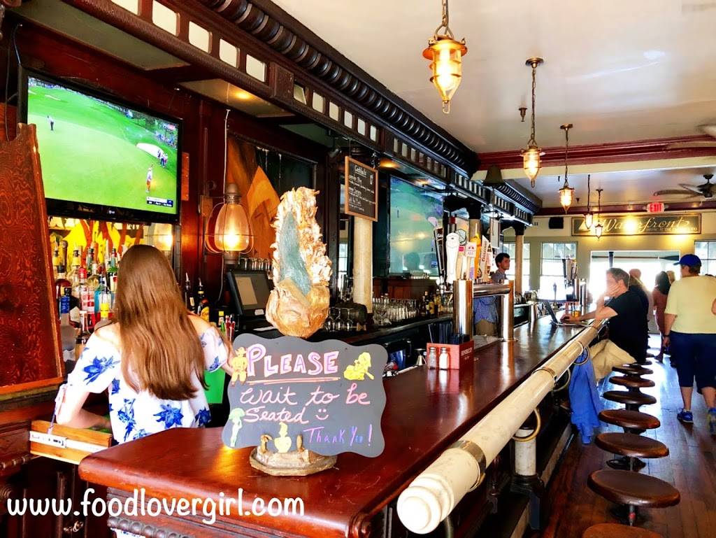 Captain Kidd Restaurant and Bar | restaurant | 77 Water St, Woods Hole, MA 02543, USA | 5085488563 OR +1 508-548-8563