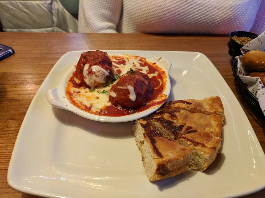 Beer Barrel Pizza and Grill | restaurant | 3993 Morse Crossing, Columbus, OH 43219, USA | 6146813663 OR +1 614-681-3663