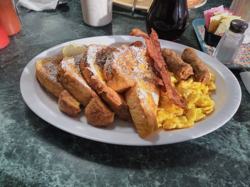 Georges Cafe | restaurant | 4012 43rd St, San Diego, CA 92105, USA | 6196240609 OR +1 619-624-0609