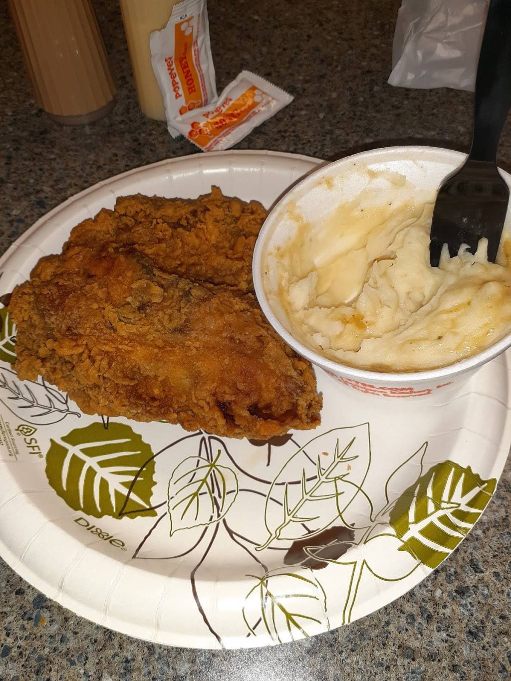 Popeyes Louisiana Kitchen | restaurant | 4720 Showcase Blvd, Memphis, TN 38118, USA | 9015661400 OR +1 901-566-1400