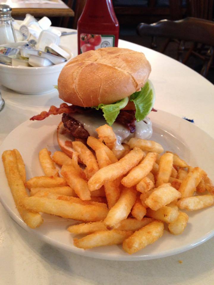 Colonial Pancake House | restaurant | 301 Page St, Williamsburg, VA 23185, USA | 7572535852 OR +1 757-253-5852