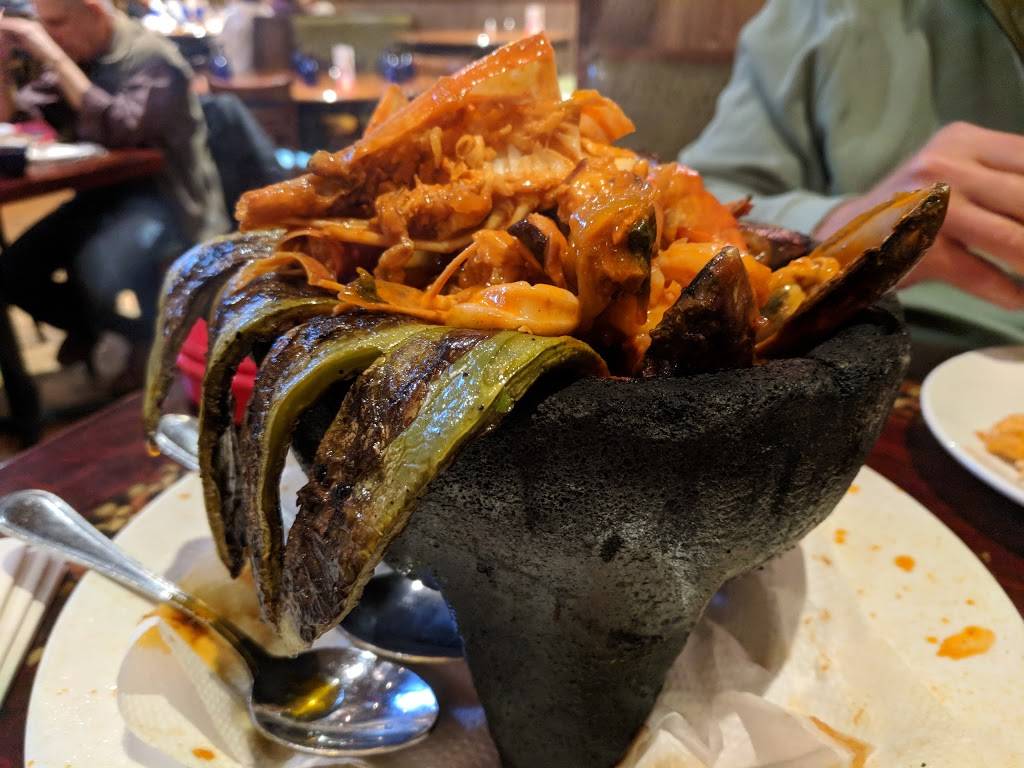 Las Fuentes Restaurant | meal takeaway | 9001 Waukegan Rd, Morton Grove, IL 60053, USA | 8479830248 OR +1 847-983-0248