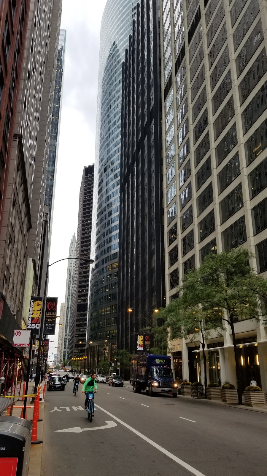 Freshii | restaurant | 200 W Monroe St, Chicago, IL 60606, USA | 3122690995 OR +1 312-269-0995