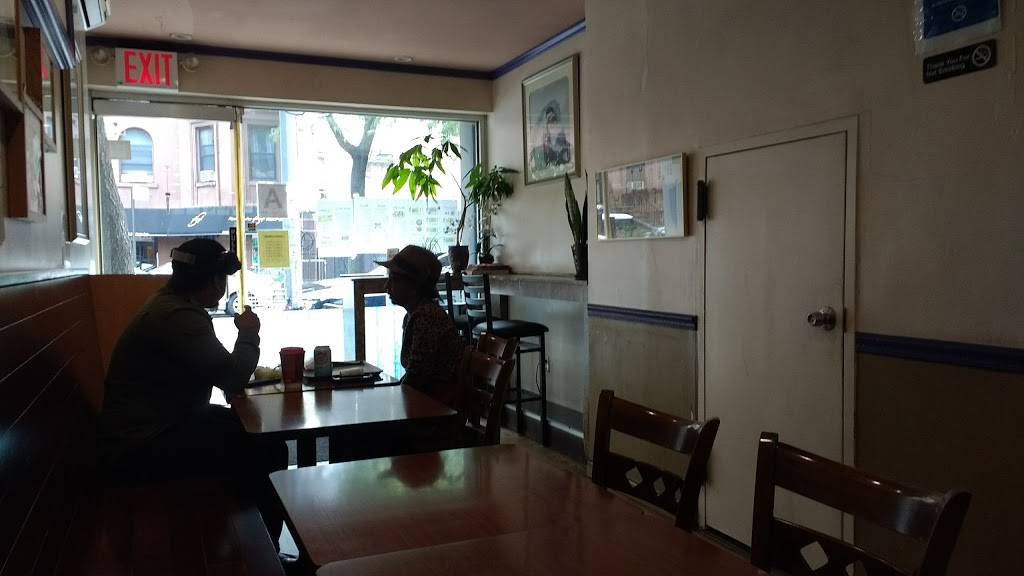 Charlies Place | restaurant | 1960 Madison Ave, New York, NY 10035, USA | 2124100277 OR +1 212-410-0277