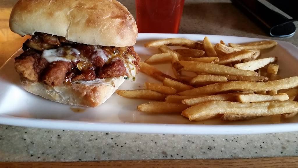 Applebees Grill + Bar | restaurant | 300 Riverside Center, Utica, NY 13502, USA | 3157350421 OR +1 315-735-0421