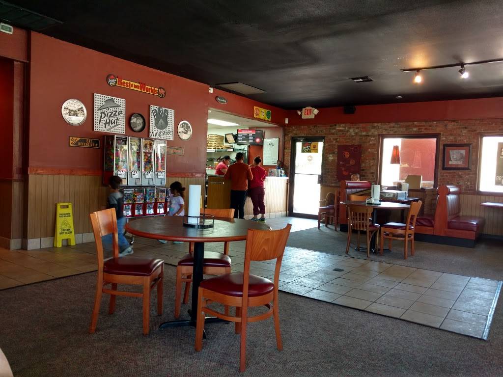 Pizza Hut | restaurant | 2035 S Hackberry, San Antonio, TX 78210, USA | 2107984800 OR +1 210-798-4800