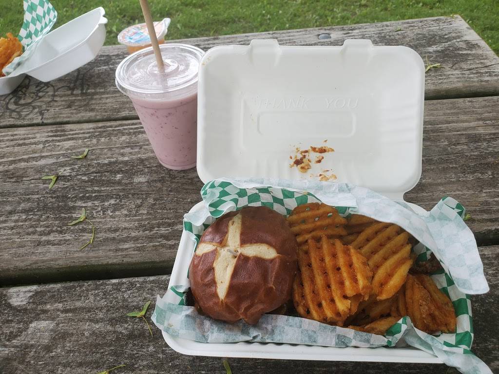 Twisted Plants | restaurant | 4905 S Packard Ave, Cudahy, WI 53110, USA | 4148004005 OR +1 414-800-4005