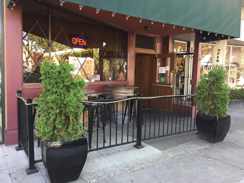 Round Table Pizza | meal delivery | 1175 Lincoln Ave, San Jose, CA 95125, USA | 4082954644 OR +1 408-295-4644