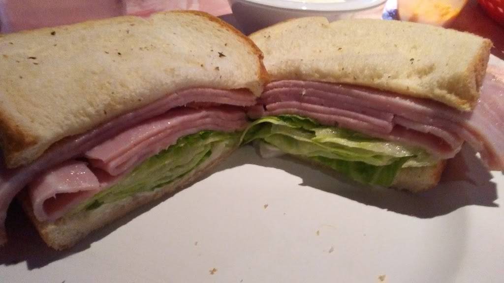 Whitlows Forerunner | restaurant | 4610 Airline Rd, Muskegon, MI 49444, USA | 2317396379 OR +1 231-739-6379