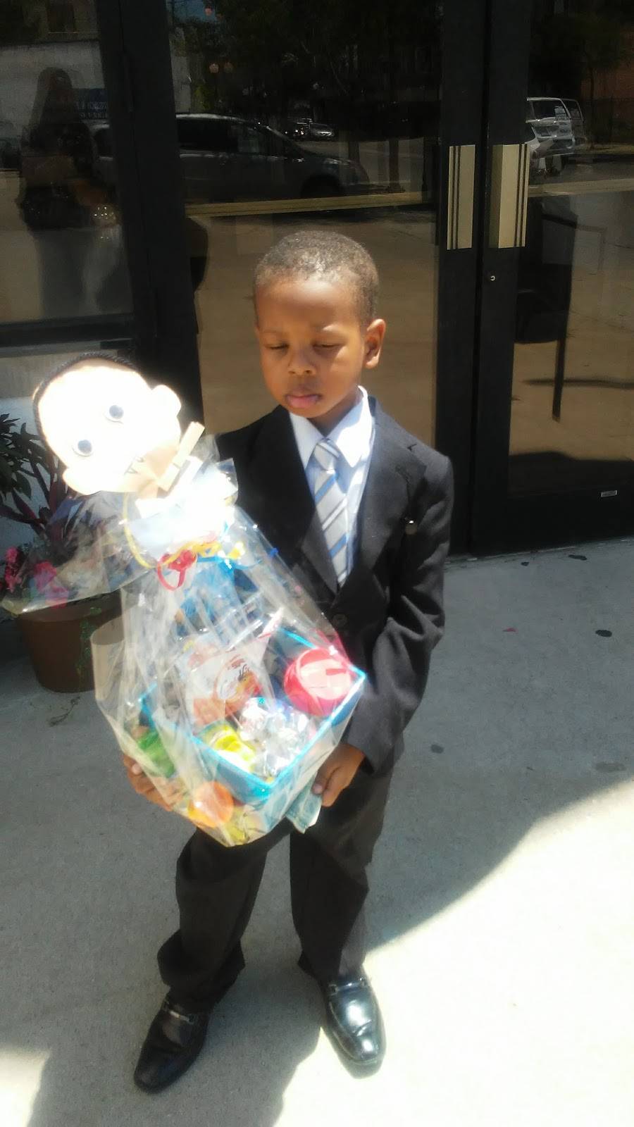 Salaam Restaurant & Bakery | restaurant | 700 W 79th St, Chicago, IL 60620, USA | 7733246005 OR +1 773-324-6005