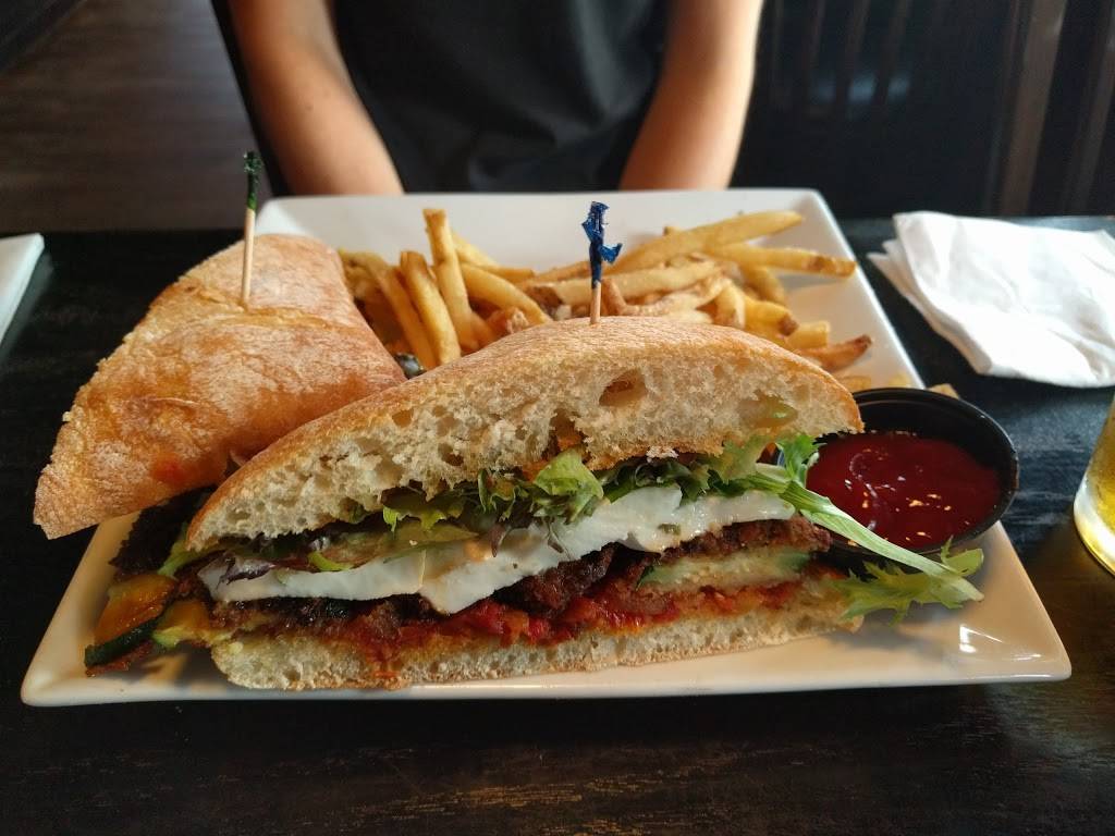 The Good Life | restaurant | 1039 Park Blvd, Massapequa Park, NY 11762, USA | 5167984663 OR +1 516-798-4663