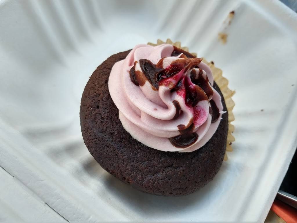 Chili Mustard Onions | restaurant | 3411 Brush St, Detroit, MI 48201, USA | 3134624949 OR +1 313-462-4949