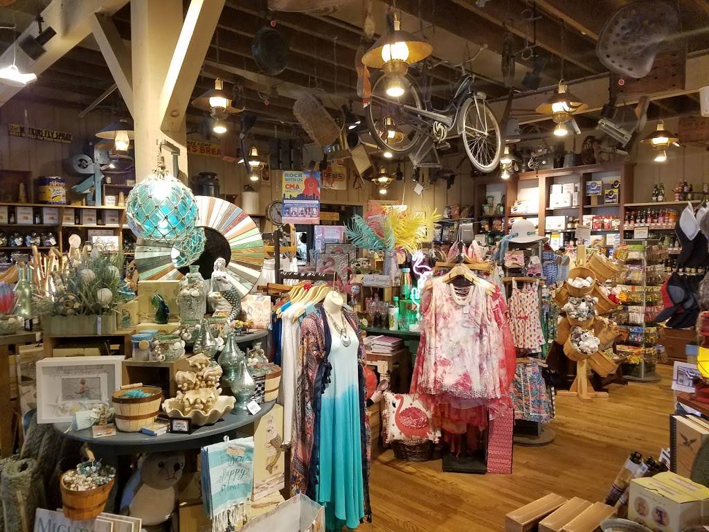 Cracker Barrel Old Country Store | restaurant | 12 Plaza Pkwy, Lexington, NC 27292, USA | 3362421212 OR +1 336-242-1212
