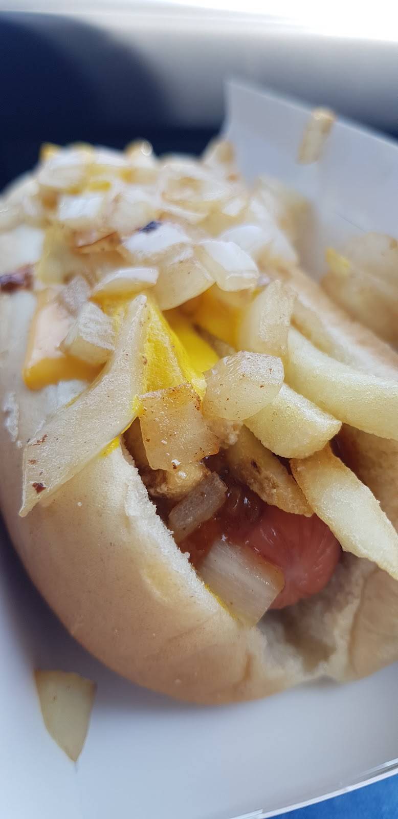 Wienerschnitzel | restaurant | 18900 Soledad Canyon Rd, Santa Clarita, CA 91350, USA | 6612527921 OR +1 661-252-7921