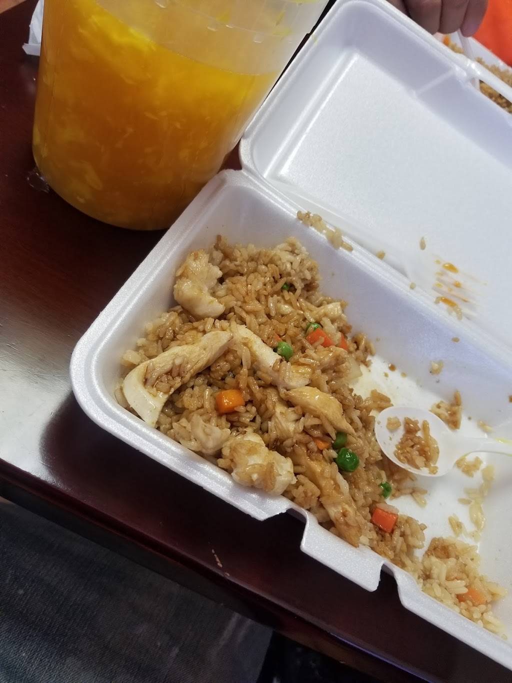 Village Hide-A-Way | restaurant | 111 E Prairie St, Vicksburg, MI 49097, USA | 2696493134 OR +1 269-649-3134