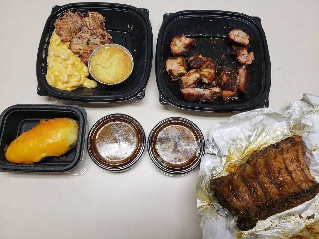 Sharkos BBQ | restaurant | 4931 IL-59, Naperville, IL 60564, USA | 6307177227 OR +1 630-717-7227