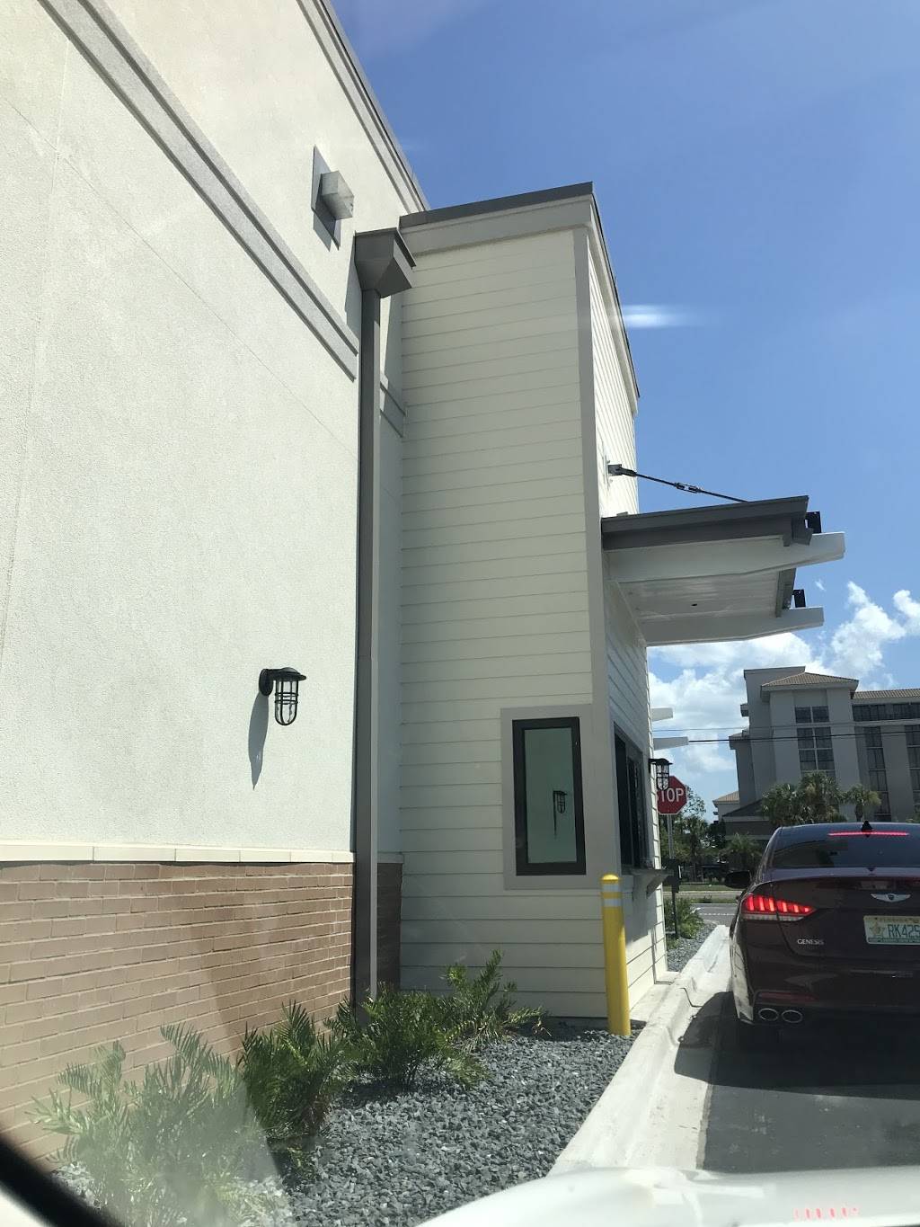 Starbucks | restaurant | 9379 Baymeadows Rd, Jacksonville, FL 32256, USA | 9046731913 OR +1 904-673-1913