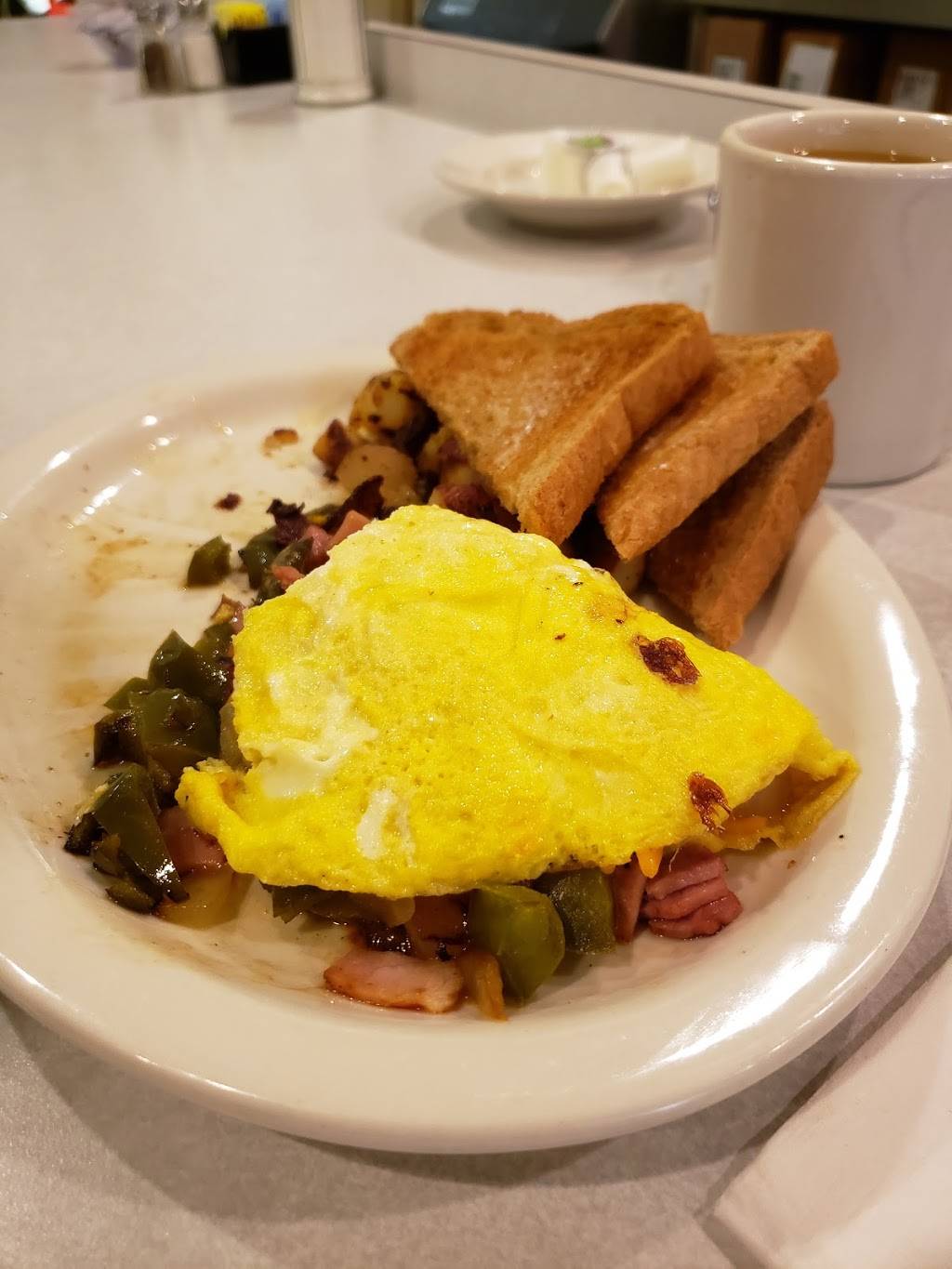 Masons Grille | restaurant | 14 Milton O Fountain Way, Warren, MA 01083, USA | 4134368042 OR +1 413-436-8042