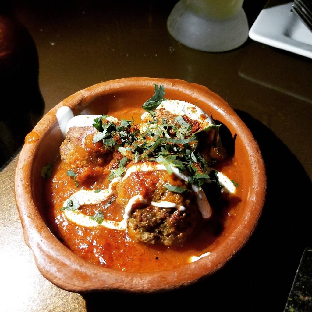 Le Bureau Bar Tapas | restaurant | 1642 Rue Notre-Dame Ouest, Montréal, QC H3J 1M1, Canada | 5149031642 OR +1 514-903-1642