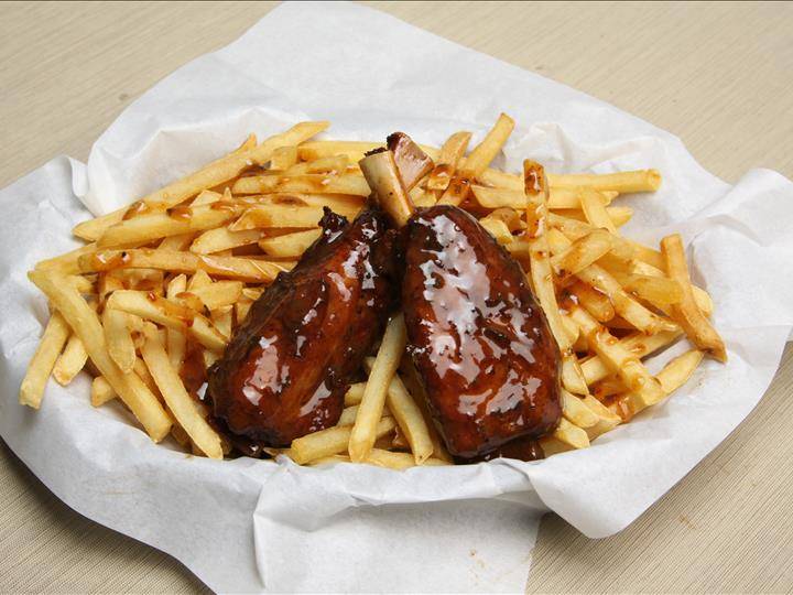 Johnny Bs Burgers, Brew & Spirits | restaurant | 8393 La Mesa Blvd, La Mesa, CA 91942, USA | 6194642465 OR +1 619-464-2465