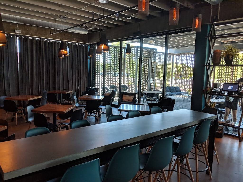 Angels Trumpet Ale House Arcadia | restaurant | 2339 N 44th St, Phoenix, AZ 85008, USA | 6026981234 OR +1 602-698-1234