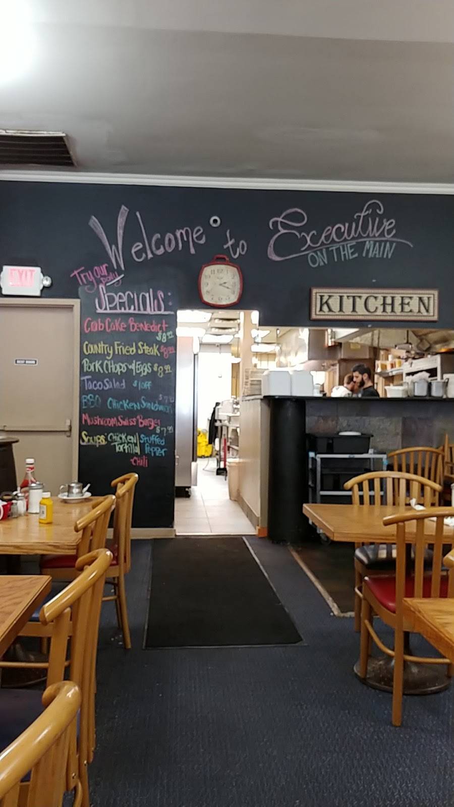 Executive on the Main | restaurant | 5629 Main St, Sylvania, OH 43560, USA | 4195174448 OR +1 419-517-4448