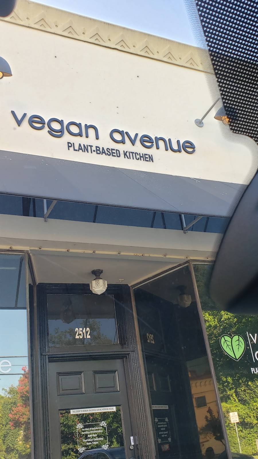 Vegan Avenue On Main | restaurant | 2512 N Main Ave, San Antonio, TX 78212, USA | 2103329284 OR +1 210-332-9284