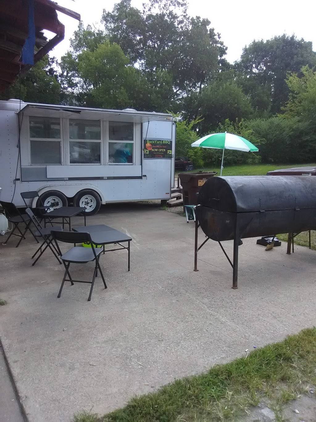 BackYard BBQ Bar And Grill | restaurant | 421 Scott Way, Bowling Green, KY 42101, USA | 2703203212 OR +1 270-320-3212