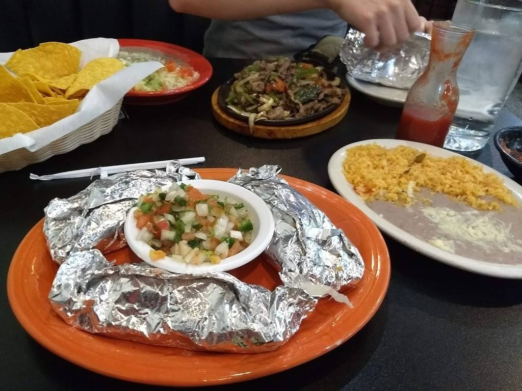 El Patio | restaurant | 2506 Village Green Pl, Champaign, IL 61822, USA | 2176007683 OR +1 217-600-7683